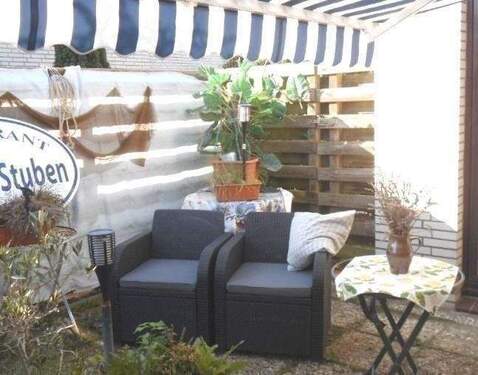 Relaxlounge mit Sonnenmarkise - 