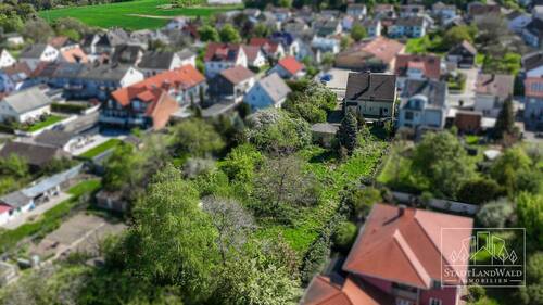Luftbild - Garten und Hausrückseite - 8 Zimmer Einfamilienhaus in Pirmasens