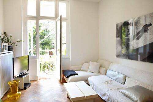 Wohnzimmer mit Südbalkon - 