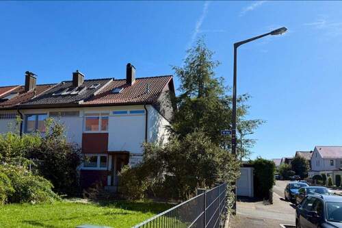 Nord Ansicht - 4 Zimmer Reihenendhaus in Nürnberg