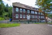 Straßenansicht Lautenthal - 8 Parteien plus Ausbaureserve - 450.000,00&nbsp;EUR Kaufpreis, ca.&nbsp; 738,00&nbsp;m&sup2;&nbsp;Wohnfl&auml;che