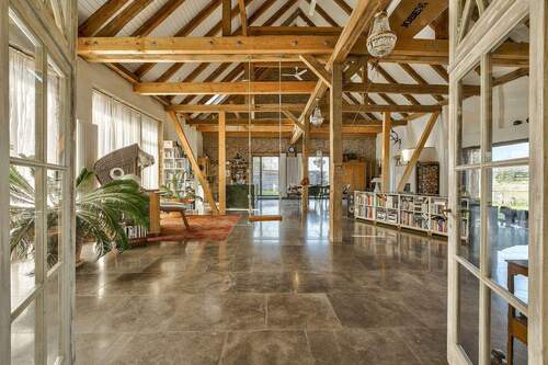 Hauptwohnraum (ca. 133qm) Wohn-/Ess-/Küchenbereich - 