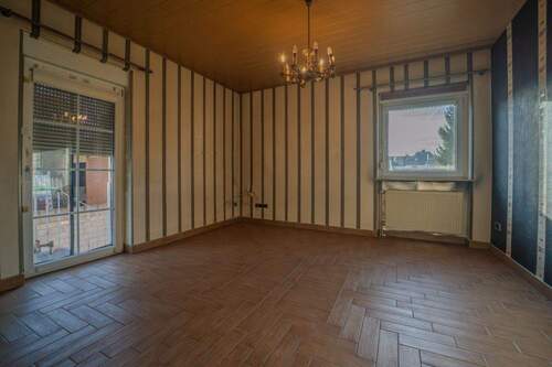 Wohnzimmer - 3 Zimmer Etagenwohnung zum Kaufen in Grünstadt