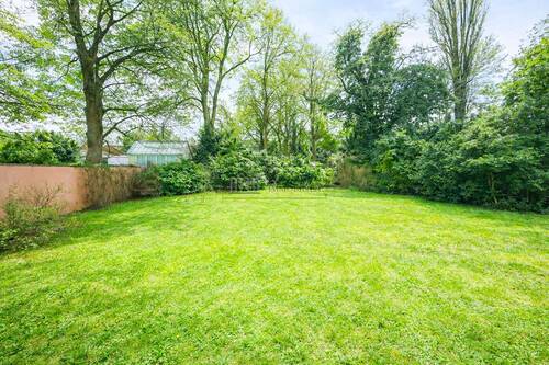 Großer Garten - 4 Zimmer Mehrfamilienhaus, Wohnhaus zum Kaufen in Berlin