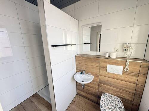 Bild 2 - 2 Zimmer Etagenwohnung zur Miete in Ettlingen - Spessart