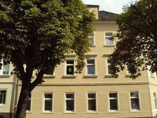 Hausansicht - W0869 - große 2-Raum-Dachgeschosswohnung im Riesa-Zentrum