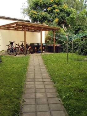 Hinterhof mit Fahrradabstellfläche - 2 Zimmer Etagenwohnung zur Miete in Riesa