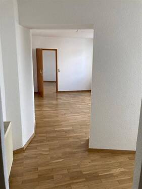 Wohneinheit im 1.OG - 1 Zimmer Mehrfamilienhaus, Wohnhaus zum Kaufen in Meerane