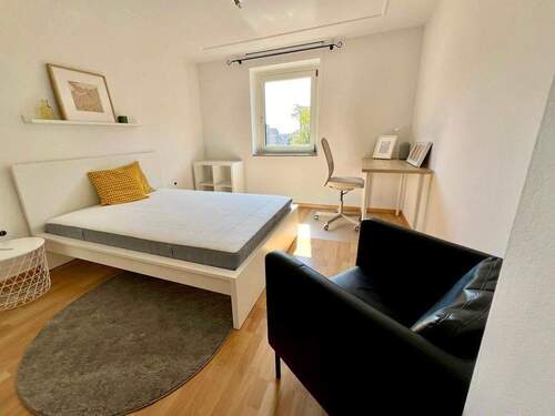 Zimmer 1 - 3 Zimmer Etagenwohnung in Nürnberg