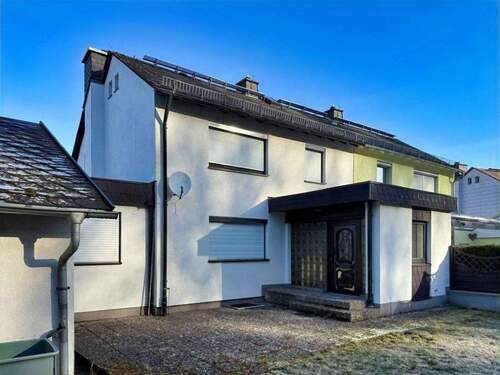 Hauseingang - Warum noch Miete zahlen? Dieses Haus können Sie sich leisten!