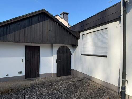 Gartenhaus - 5 Zimmer Doppelhaushälfte zum Kaufen in Hof