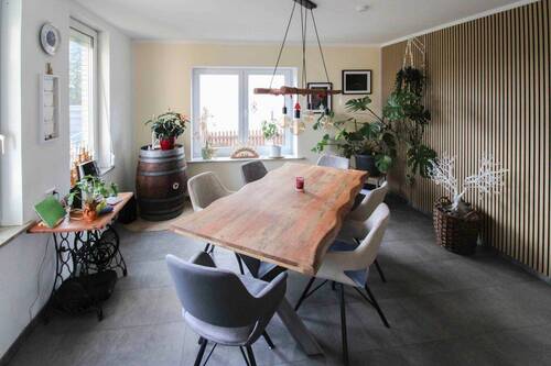 Esszimmer EG - Zweifamilienhaus mit Wärmepumpe und Fußbodenheizung inkl. Werkstatt in Gifhorn