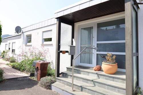 Eingang - 6 Zimmer Mehrfamilienhaus, Wohnhaus zum Kaufen in Balingen