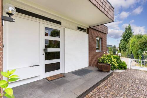 Hauseingang - 6 Zimmer Einfamilienhaus in Bielefeld