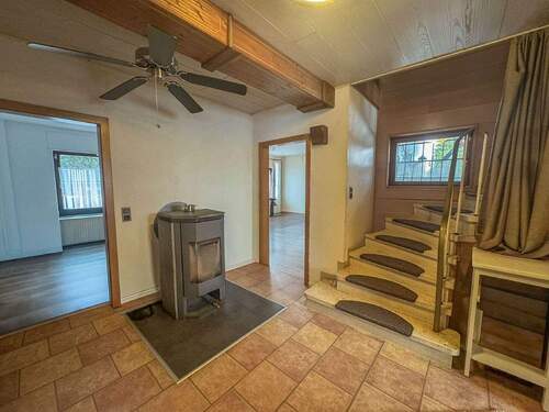 Diele - 6 Zimmer Einfamilienhaus zum Kaufen in Horhausen