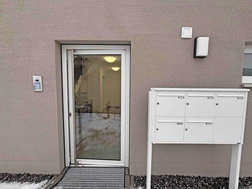 Eingang - 4 Zimmer Etagenwohnung in Schwandorf