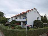 Straßenansicht - Erdgeschosswohnung mit großer Gartenterrasse