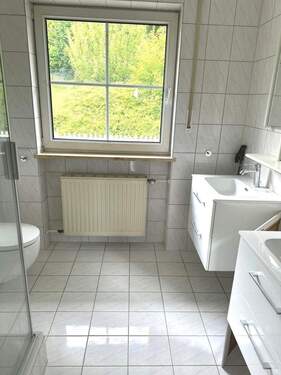 Bad mit Dusche (neu 2023) - 