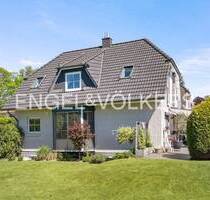 Stilvolles Familienparadies mit über 230m² Wohn-Nutzfläche und herrlichem Garten in idyllischer Lage! - Hamburg Lemsahl-Mellingstedt