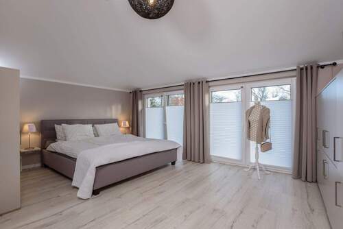 Beispiel Schlafzimmer - 5 Zimmer Doppelhaushälfte zum Kaufen in Hamburg