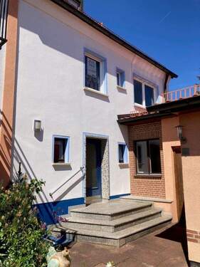 Außenansicht Bild 2 - 5 Zimmer Mehrfamilienhaus, Wohnhaus in Neunkirchen