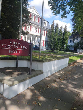 Zugang zum Büro/Meetingraum in der Villa Fürstenberg - 