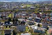 Haus von oben mit Sicht auf den Bodensee - 