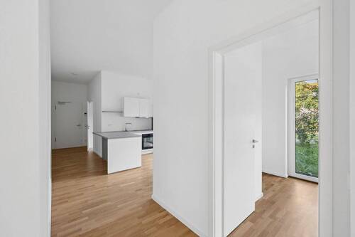 Eingangsbereich mit Küche - 2 Zimmer Etagenwohnung zum Kaufen in Berlin
