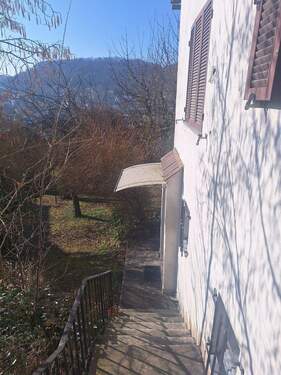 Weg zur Einliegerwohnung (WE 01 ) - 