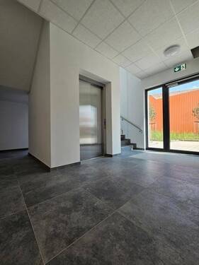 Eingangsbereich im EG - Büro mit 976,00 m&sup2; in Nürnberg zur Miete