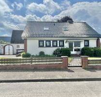Krummesse: Geräumiges Einfamilienhaus auf Eigenland in unmittelbarer Nähe zum Elbe Lübeck Kanal