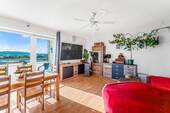Großzügiger Wohn-Essbereich mit Zugang zum Balkon - 3 Zimmer Etagenwohnung zum Kaufen in Fürth