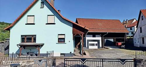 Hausansicht Straßenseite - Freistehendes Einfamilienhaus mit großzügigem Garten - provisionsfrei in Oberweid