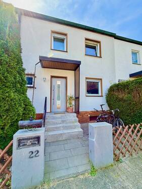 Hausansicht - 4 Zimmer Reihenmittelhaus zum Kaufen in Zirndorf