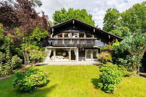 Gartenanisicht - Haus im Alpenstil (Schwimmbad, Sauna.....auf 1.341 m²
