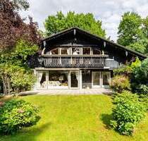 Haus im Alpenstil (Schwimmbad, Sauna.....auf 1.341 m² - Berlin Lichtenrade