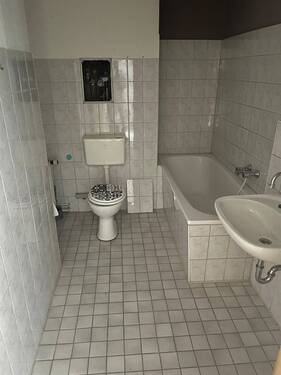 PHOTO-2025-05-28-11-31-20 - Etagenwohnung mit 65,00 m&sup2; in Chemnitz zur Miete