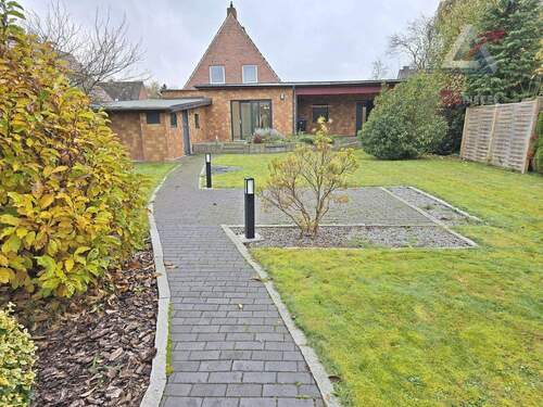 rückwärtige Hausansicht - 6 Zimmer Einfamilienhaus in Weener / Stapelmoor