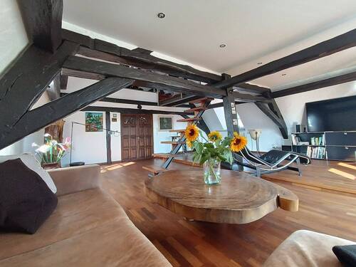 Lichtdurchflutetes Wohnzimmer - Rarität mit einzigartigem Wohnambiente!