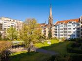 Blick vom Balkon - Grüne Oase und fußläufig zur Innenstadt - bezugsfreie 2-Zimmer mit Balkon & Tiefgarage