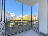 Balkon mit Blick ins Grüne - 