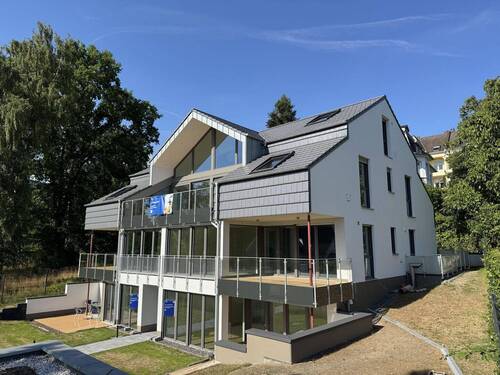Gebäudeansicht - Barrierefreie Erdgeschosswohnung mit Gartenparadies