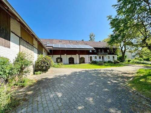 Innenhof - 8 Zimmer Bauernhaus, Landhaus in Vilsheim