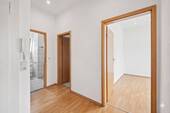 Flur - 2 Zimmer Etagenwohnung in Freital