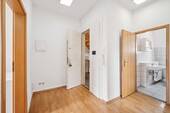 Flur - Etagenwohnung mit 55,00 m&sup2; in Freital zur Miete