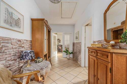 Flur - Bungalow mit 109,00 m² in Berlin zum Kaufen