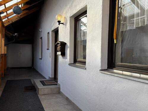 Hauseingang.JPG - 5 Zimmer Einfamilienhaus zum Kaufen in Iggensbach