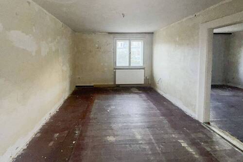 Wohnzimmer - 2 Zimmer Einfamilienhaus zum Kaufen in Nürnberg