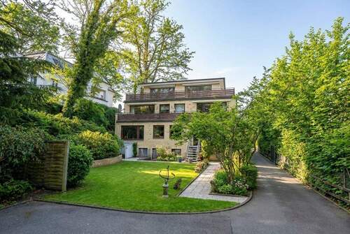 Gartenansicht - Sonniges Penthouse mitten in Blankenese mit umlaufender Terrasse und Blick in den Park