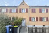 Titelbild - Erdgeschosswohnung mit Garten & Terrasse - sanierungsbedürftiges Schmuckstück mit viel Potenzial
